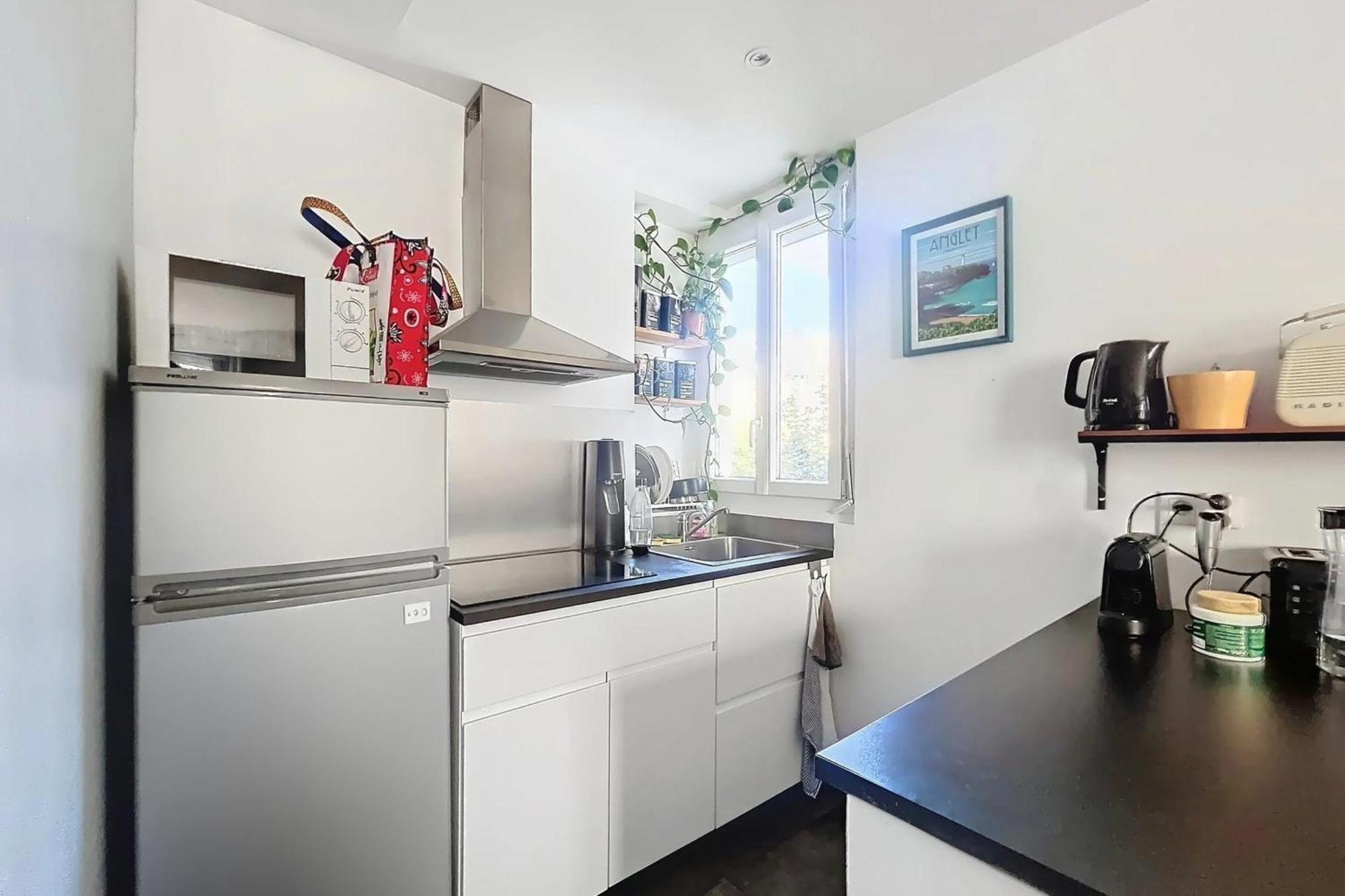 Charming 2-room Getaway Near Le Marais